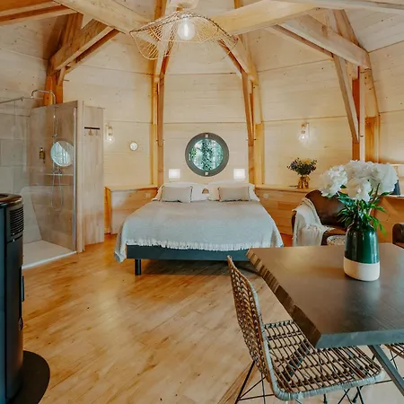 Les Girondines-lodges & Lodge Martillac