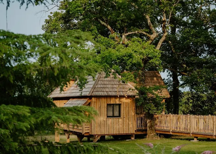 بيت خشبي Les Girondines-lodges & مارتيلاك