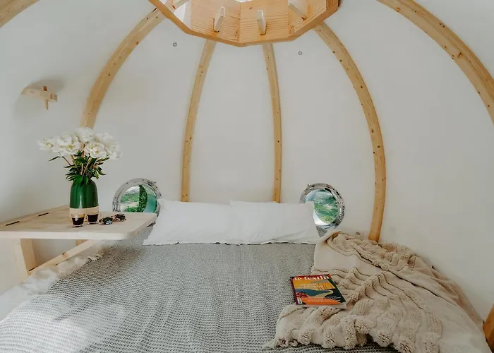 Les Girondines-lodges & بيت خشبي