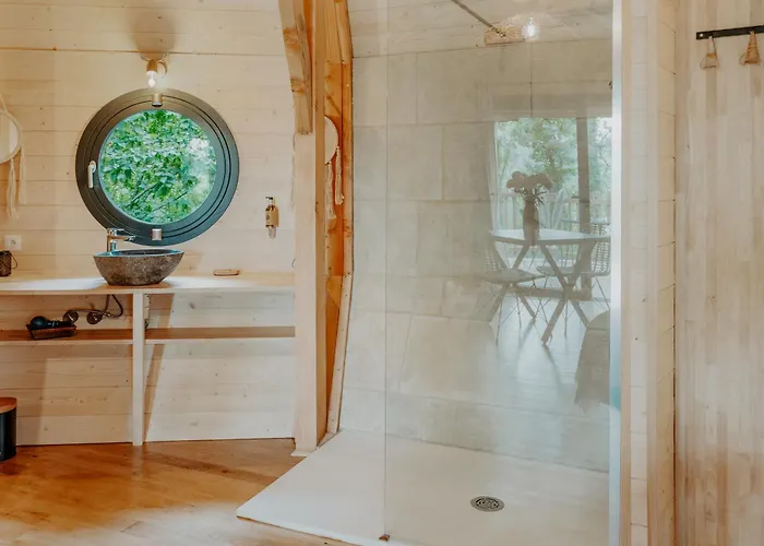 Les Girondines-lodges &