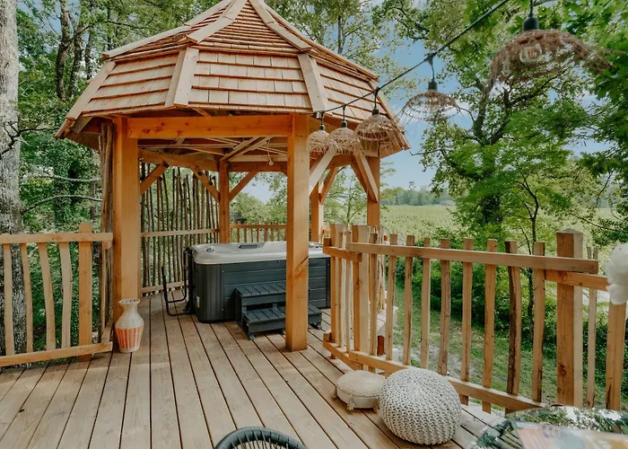 Les Girondines-lodges & *