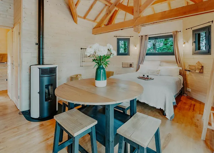 بيت خشبي Les Girondines-lodges &